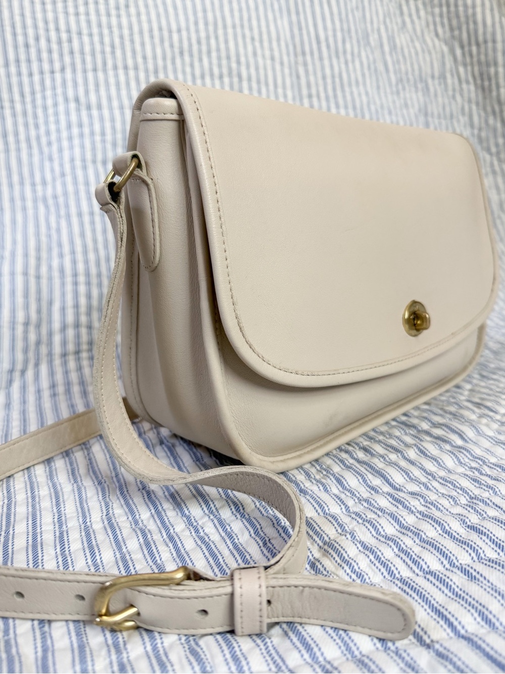 Vintage Coach City Bag Bone White Crossbody Bag